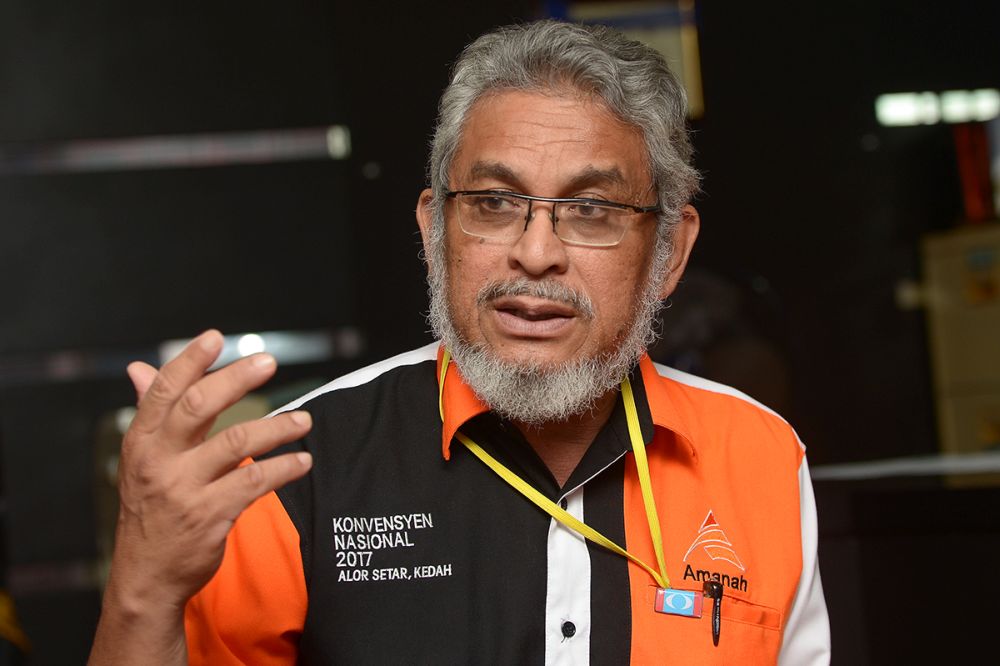 Pakatan Harapan candidate Khalid Samad speaks during an interview at his office in Petaling Jaya April 30, 2018. u00e2u20acu201d Picture by Mukhriz Hazim