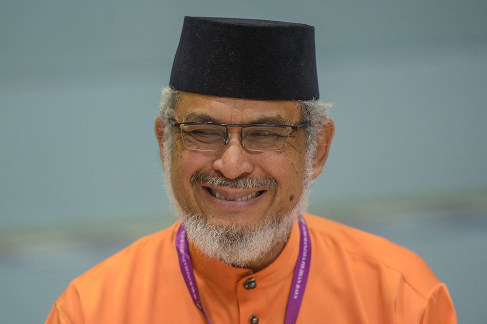 Pakatan Harapanu00e2u20acu2122s Shah Alam candidate Khalid Samad is seen at the Shah Alam nomination centre on April 28, 2018. u00e2u20acu2022 Picture by Mukhriz Hazim