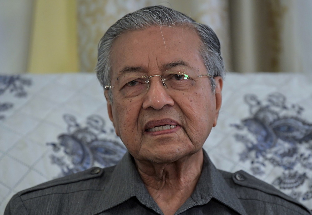 Prime Minister Tun Dr Mahathir Mohamad speaks to the media at his residence in Seri Kembangan May 13, 2018. u00e2u20acu201d Bernama pic