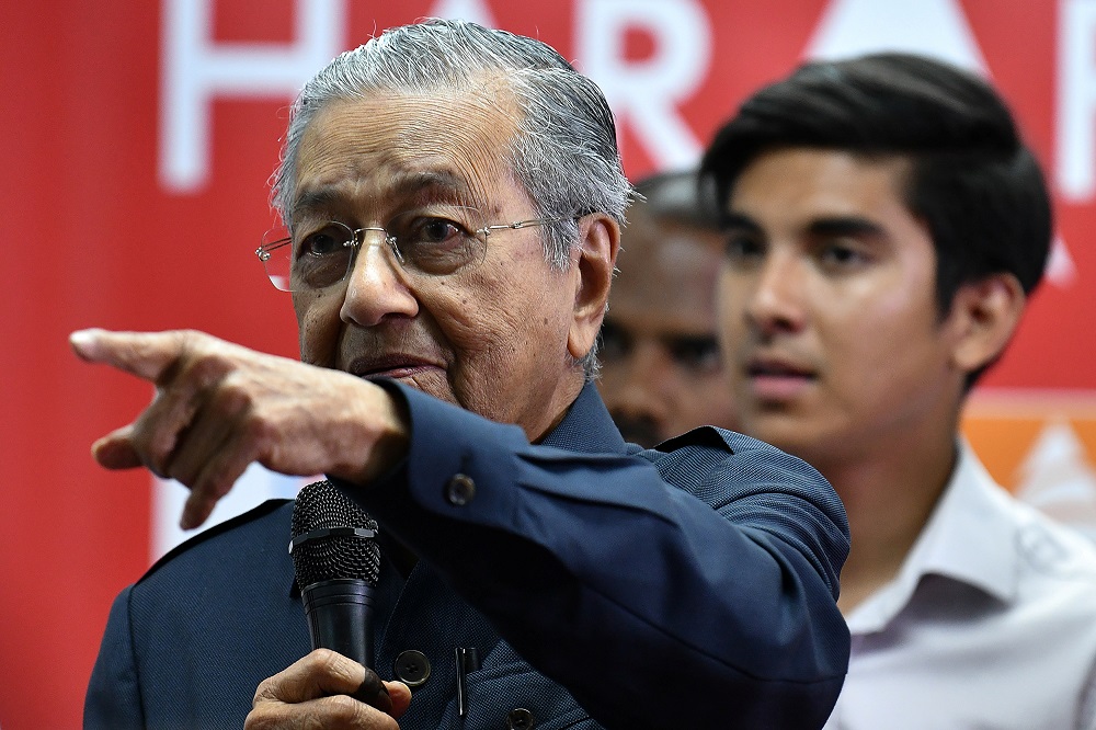 Prime Minister Tun Dr Mahathir Mohamad attends a news conference in Menara Yayasan Selangor in Pataling Jaya May 12, 2018. u00e2u20acu201d Reuters pic