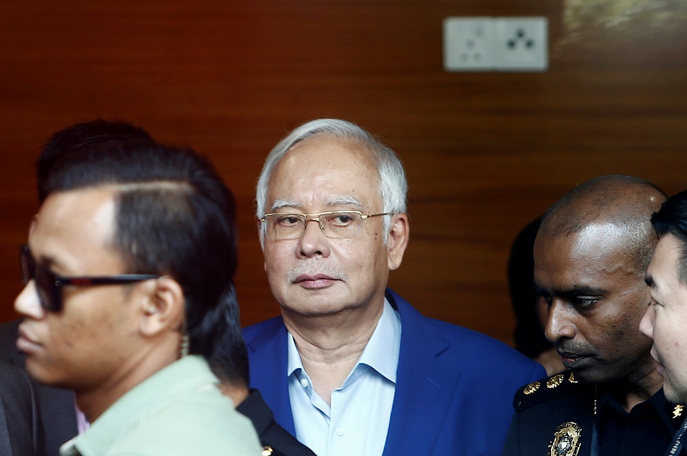 Former prime minister Datuk Seri Najib Razak arrives to give a statement to the Malaysian Anti-Corruption Commission in Putrajaya May 22, 2018. u00e2u20acu201d Reuters pic