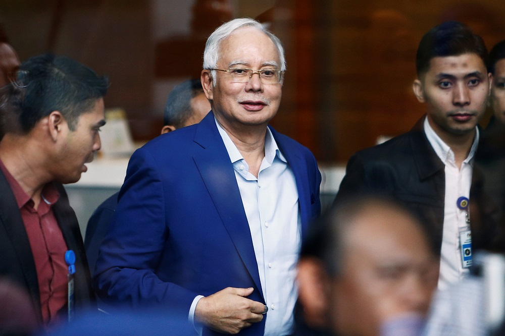 Former prime minister Datuk Seri Najib Razak leaves after giving a statement to the Malaysian Anti-Corruption Commission in Putrajaya May 22, 2018. u00e2u20acu201d Reuters pic