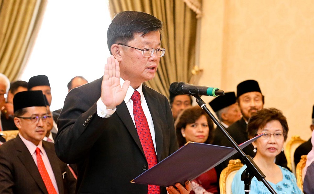 Chow Kon Yeow is sworn in as mentri besar in the presence of the Penang Yang diPertua Negri Tun Abdul Rahman Abbas in George Town May 14, 2018. u00e2u20acu201d Picture by Sayuti Zainudin