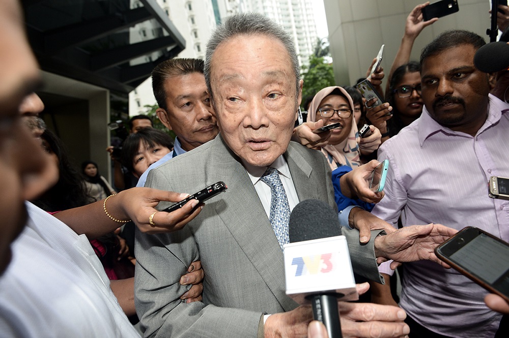 Business tycoon Robert Kuok leaves Ilham Tower after attending his first meeting with the Council of Elders in Kuala Lumpur May 22, 2018. u00e2u20acu201d Picture by Mukhriz Hazim