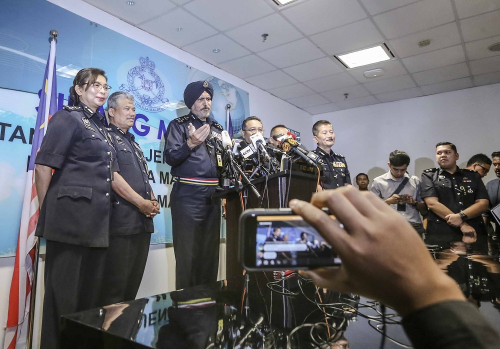 Federal Commercial Crime Investigation Department chief Datuk Seri Amar Singh speaks during a press conference in Kuala Lumpur May 25, 2018. u00e2u20acu201d Picture by Firdaus Latif
