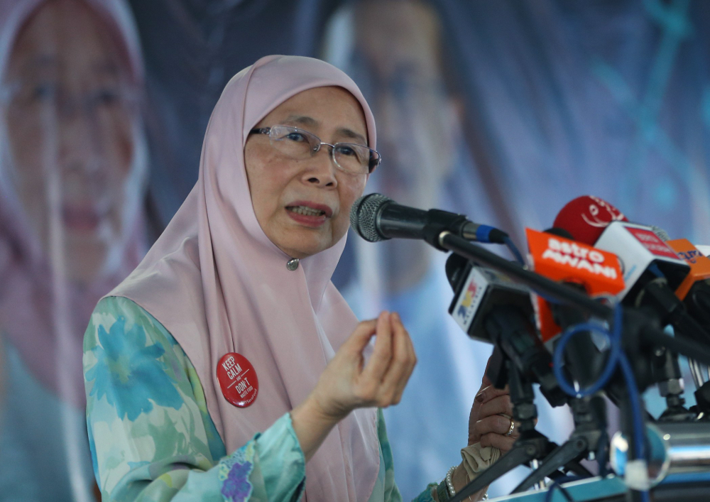 Deputy Prime Minister Datuk Seri Dr Wan Azizah Wan Ismail speaks during an Iftar Perdana event in Pandan Dalam May 27, 2018. u00e2u20acu201d Picture by Razak Ghazali