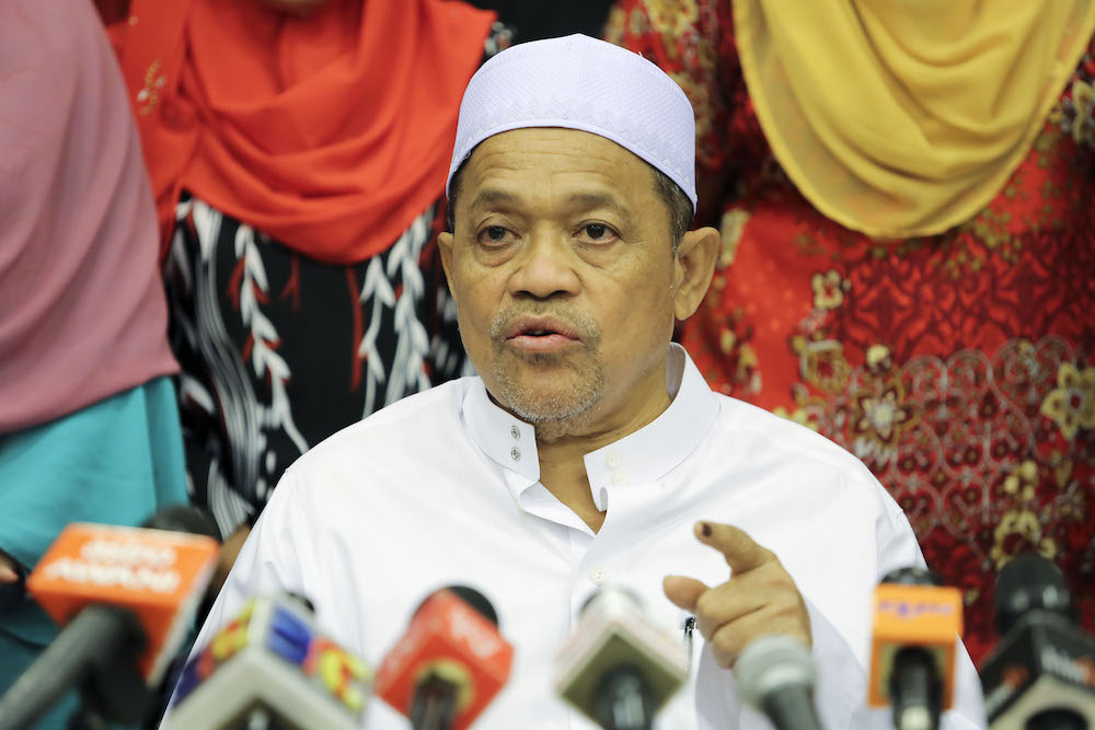 Datuk Seri Shahidan Kassim speaks at a press conference at PWTC in Kuala Lumpur May 24, 2018. u00e2u20acu201d Picture by Yusof Mat Isa