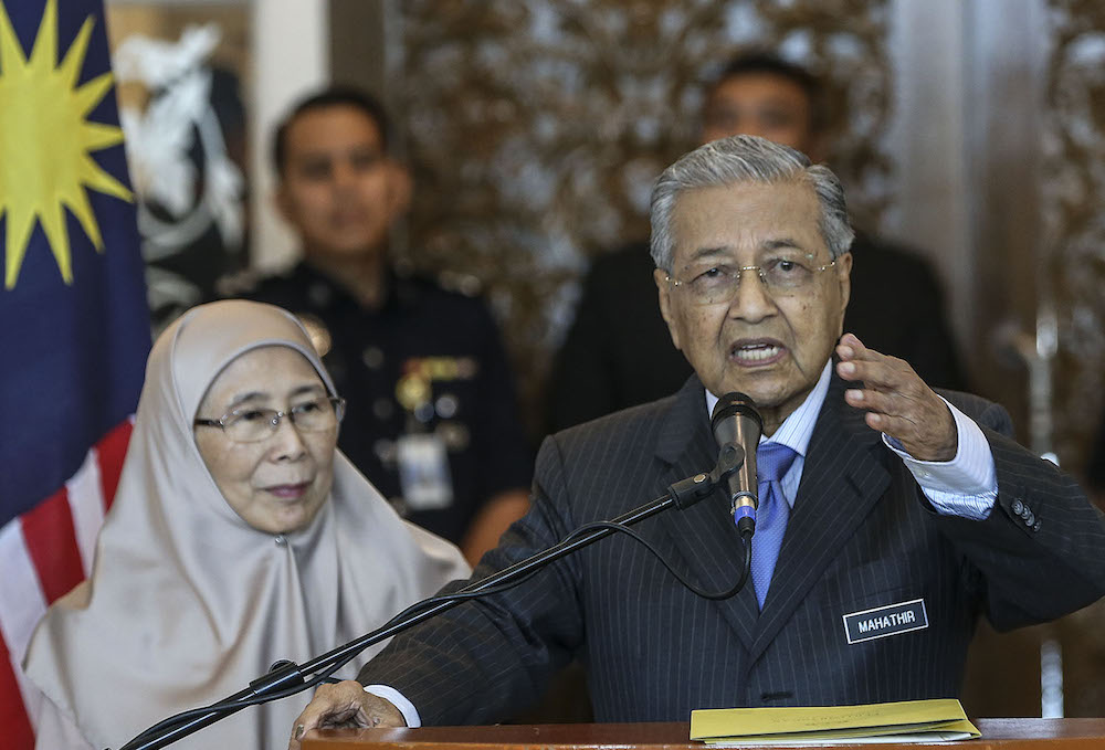 Prime Minister Tun Dr Mahathir Mohamad speaks at a news conference at Perdana Putra May 30, 2018. u00e2u20acu201d Picture by Azneal Ishak