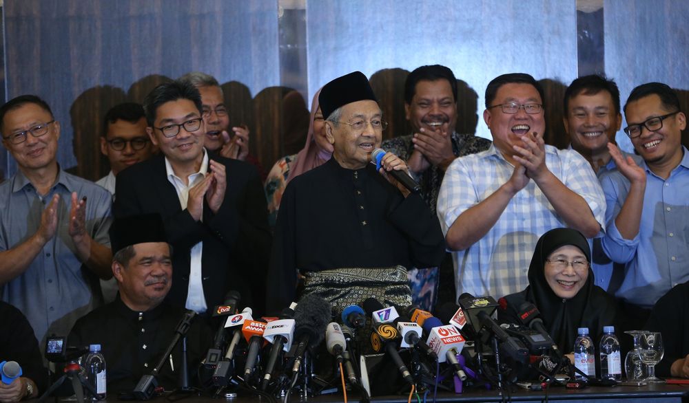 Prime Minister Tun Dr Mahathir Mohamad giving a press conference at Sheraton Petaling Jaya, May 10, 2018. u00e2u20acu201d Picture by Razak Ghazali