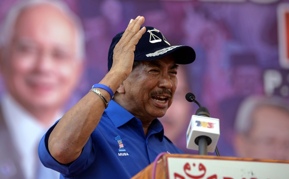 Former Sabah chief minister Datuk Seri Musa Aman delivers a speech in Tawau April 30, 2018. u00e2u20acu201d Bernama pic