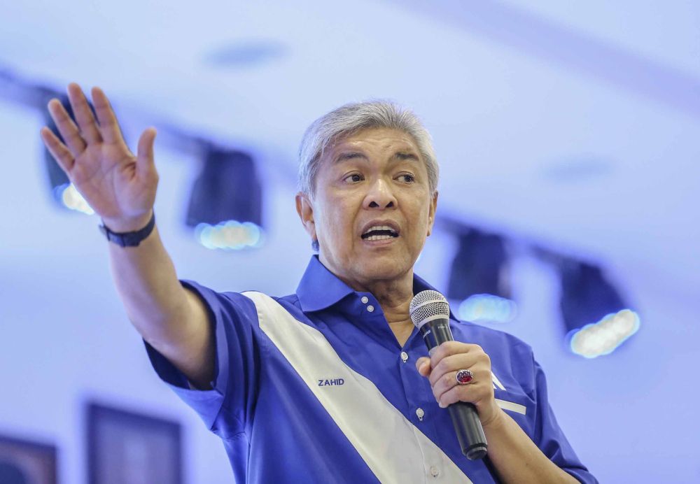Datuk Seri Zahid Hamidi speaks during a meet-the-people session at the Umno building in Muar May 8, 2018. u00e2u20acu2022 Picture by Firdaus Latif