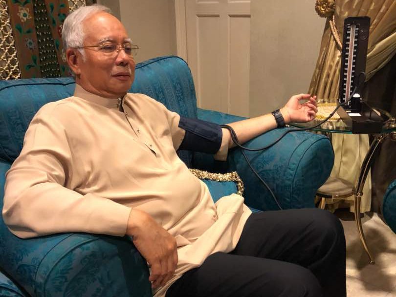 Datuk Seri Najib Razak undergoes a routine check-up at his mansion in Taman Duta. u00e2u20acu2022 Picture via Twitter/Najib Razak