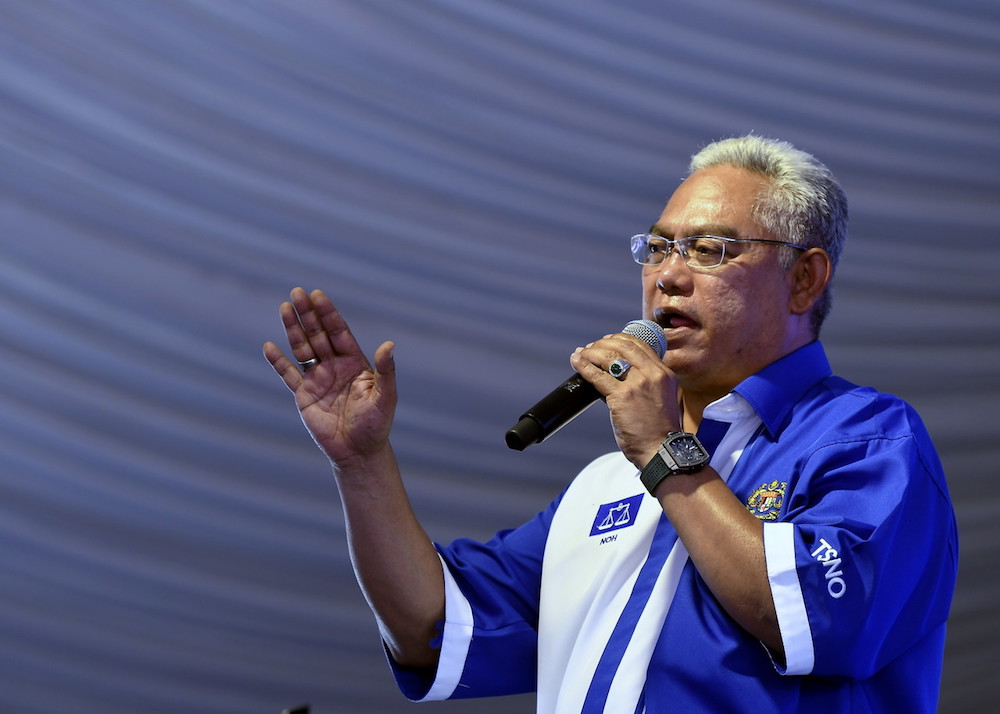 Tan Sri Noh Omar speaks at a ceramah in Tanjung Karang May 3, 2018. u00e2u20acu201d Bernama pic