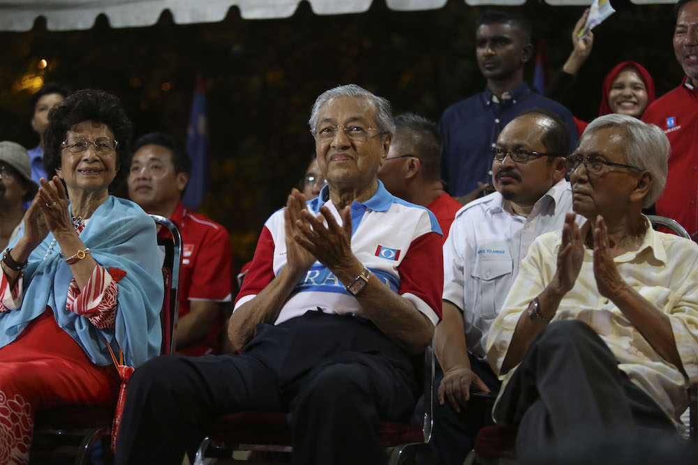 Tun Dr Siti Hasmah Mohamad Ali, Tun Mahathir Mohamad and Tun Daim Zainuddin are pictured during a ceramah at Taman Bukit Piatu Mutiara, Melaka May 4, 2018. u00e2u20acu201d Picture by Yusof Mat Isa
