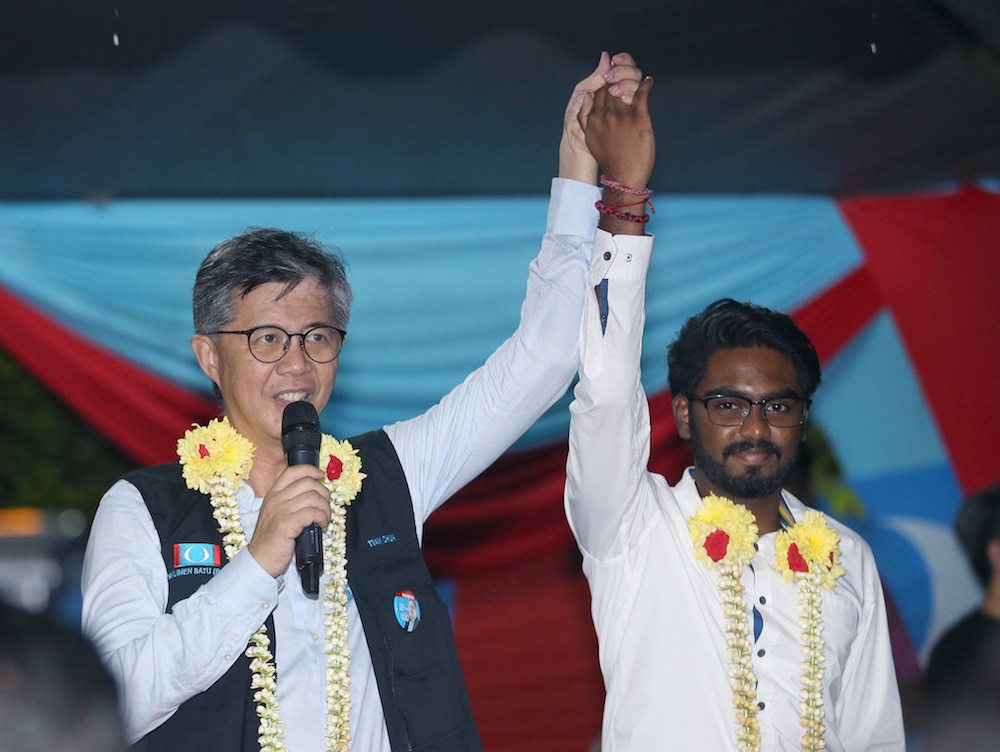 Tian Chua and Independent parliamentary candidate for Batu, P. Prabakaran, attend a rally in Sentul May 6, 2018. u00e2u20acu201d Picture by Razak Ghazali