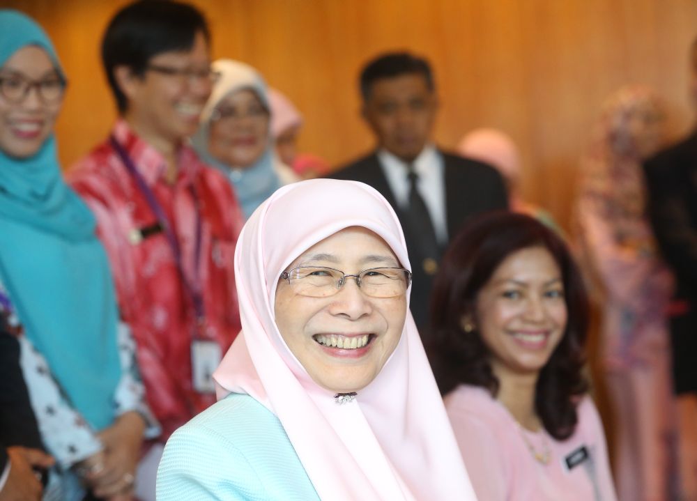Datuk Seri Dr Wan Azizah Wan Ismail smiles on her first day at work at the Ministry of Women, Family and Community on May 24, 2018. u00e2u20acu201d Picture by Zuraneeza Zulkifli