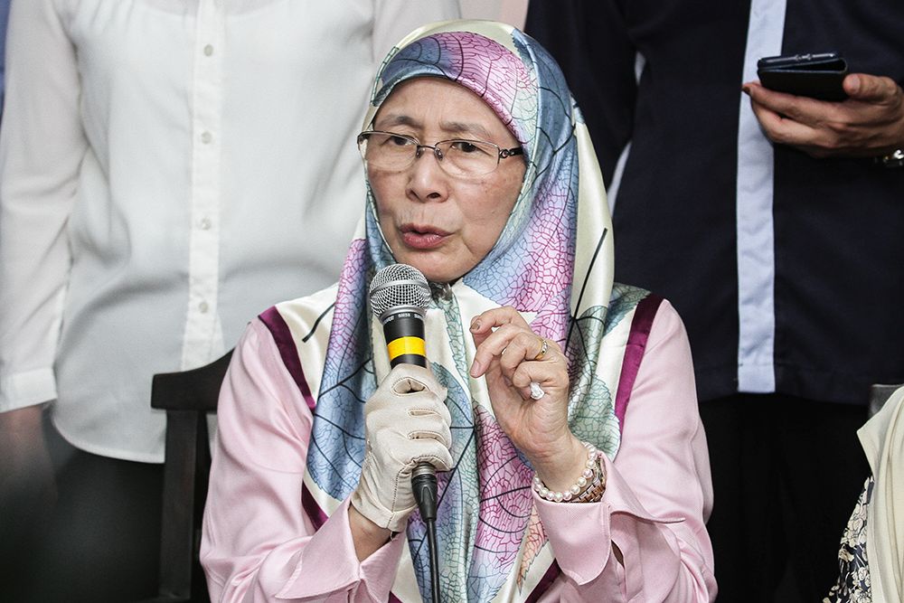 Datuk Seri Dr. Wan Azizah Wan Ismail speaks during a visit to Rumah Ehsan in Kuala Kubu Bharu, Selangor May 29, 2018. u00e2u20acu201d Picture by Miera Zulyana