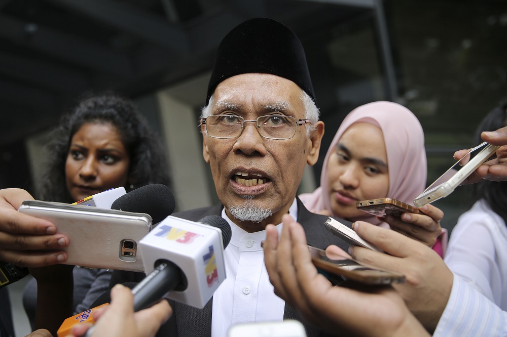 Penang Mufti Datuk Wan Salim Wan Mohd Noor speaks to reporters at Ilham Tower in Kuala Lumpur June 27, 2018. u00e2u20acu201d Picture by Yusof Mat Isa