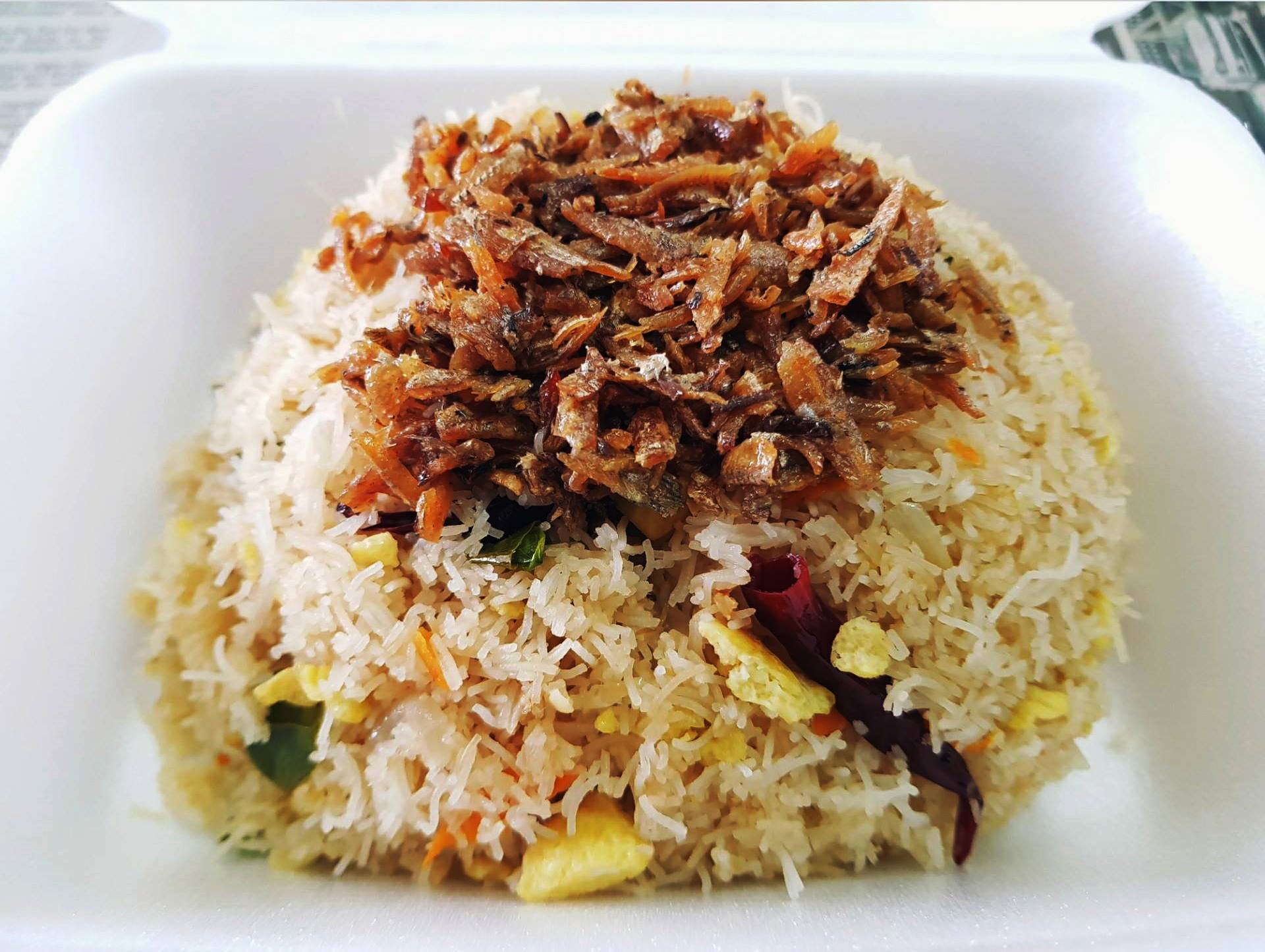 用炒的印度蒸米粉，炒Idiyappam你吃过了没？-摘自Manogaran Putumayam粉丝专页-