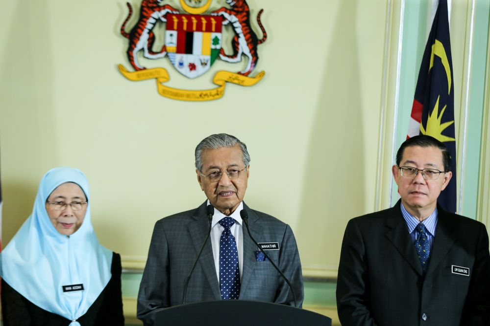 Tun Dr Mahathir Mohamad speaks at a press conference after chairing the weekly Cabinet meeting at Kompleks Perdana Putra in Putrajaya June 6, 2018. u00e2u20acu2022 Picture by Ahmad Zamzahuri