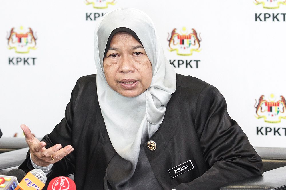 Housing and Local Government Minister Zuraida Kamaruddin speaks to reporters during a press conference in Putrajaya June 5, 2018. u00e2u20acu2022 Picture by Miera Zulyana