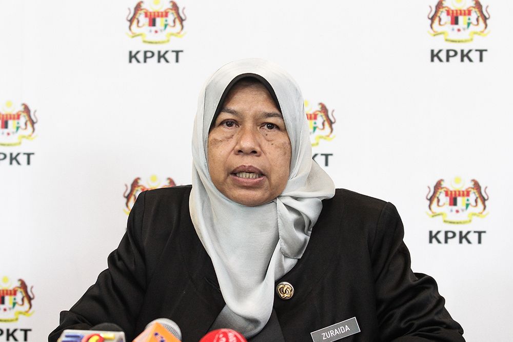 Housing and Local Government Minister Zuraida Kamaruddin speaks to reporters during a press conference in Putrajaya June 5, 2018. u00e2u20acu2022 Picture by Miera Zulyana