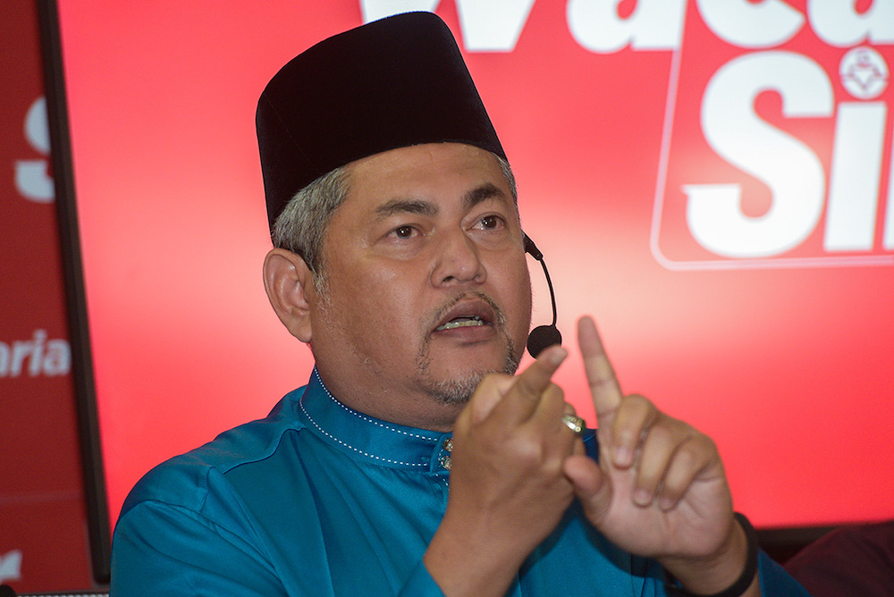 Hasanuddin Mohd Yunos speaks during a forum in Shah Alam July 27, 2018. u00e2u20acu201d Picture by Mukhriz Hazim