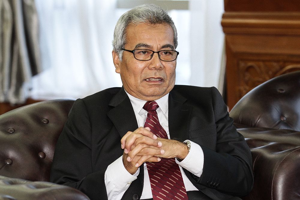 Entrepreneur and Co-operative Development Minister Mohd Redzuan Yusof speaks to reporters at Menara Usahawan in Putrajaya July 3, 2018. u00e2u20acu2022 Picture by Miera Zulyana