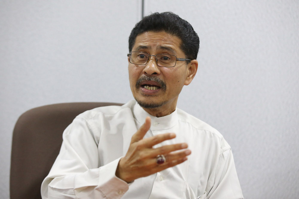 Kapar MP Datuk Abdullah Sani Abdul Hamid speaks to Malay Mail at his office in Kapar August 28, 2018. u00e2u20acu201d Picture by Azinuddin Ghazali 