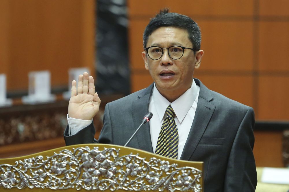 Datuk Seri Ti Lian Ker is sworn in as a Senator at Parliament August 10, 2018. u00e2u20acu201d Picture by Yusof Mat Isa