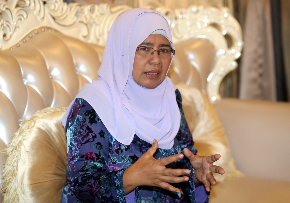 Former Parti Pribumi Bersatu Malaysia (PPBM) vice-president Datuk Hamidah Osman at a press conference held at her Batu Gajah home August 20, 2018. u00e2u20acu201d Picture by Farhan Najib