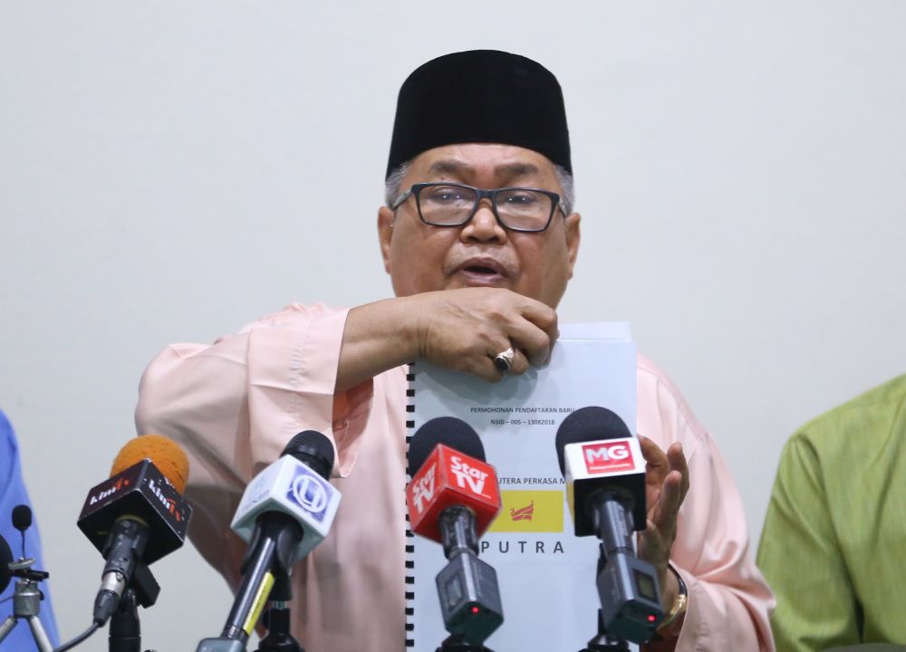 Datuk Dr Ibrahim Ali speaks during a press conference in Kuala Lumpur August 17, 2018. u00e2u20acu201d Picture by Razak Ghazali