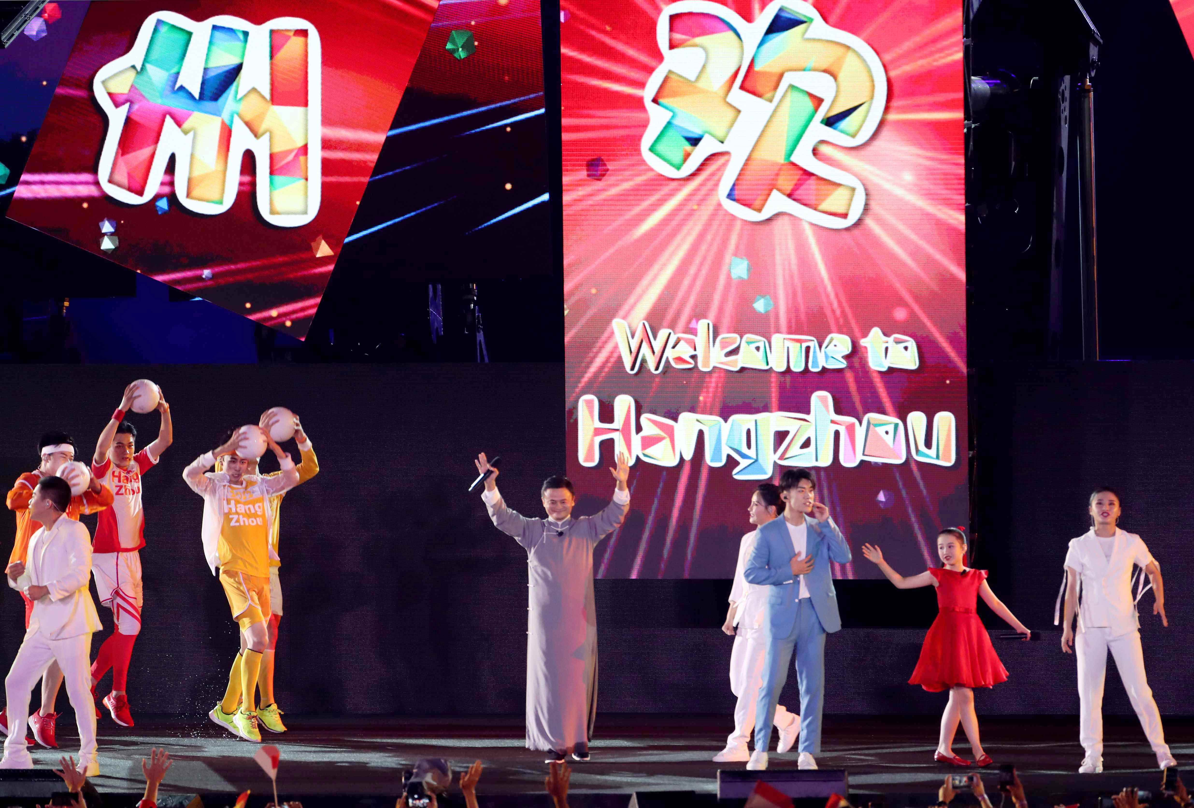 马云代表2022年杭州亚运会向全亚洲发出邀约。-路透社-