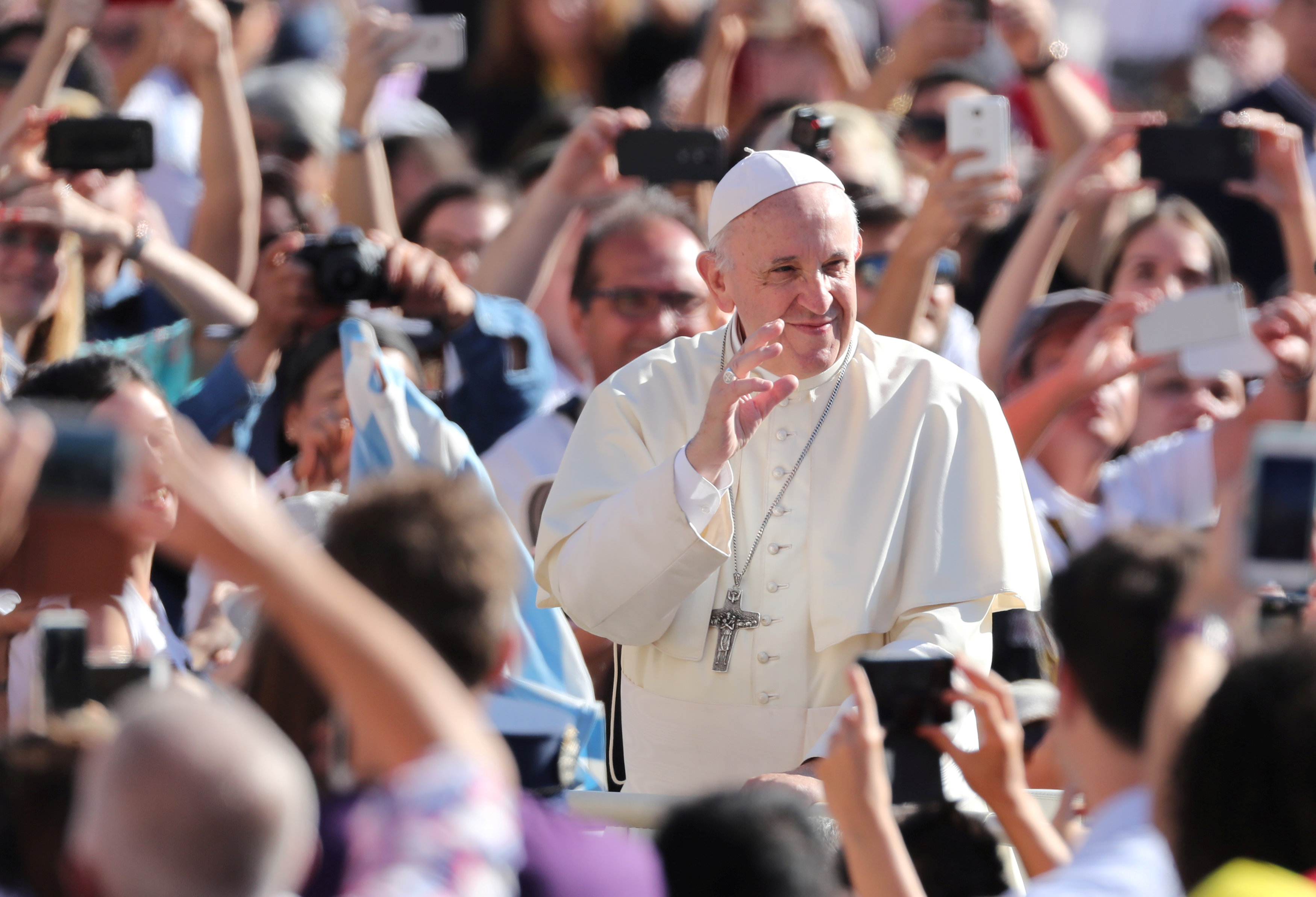 Pope Francis is greeted by the faithful as he arrives in the Sicilian village of Piazza Armerina, Italy, September 15, 2018.u00c2u00a0u00e2u20acu201d Reuters picn