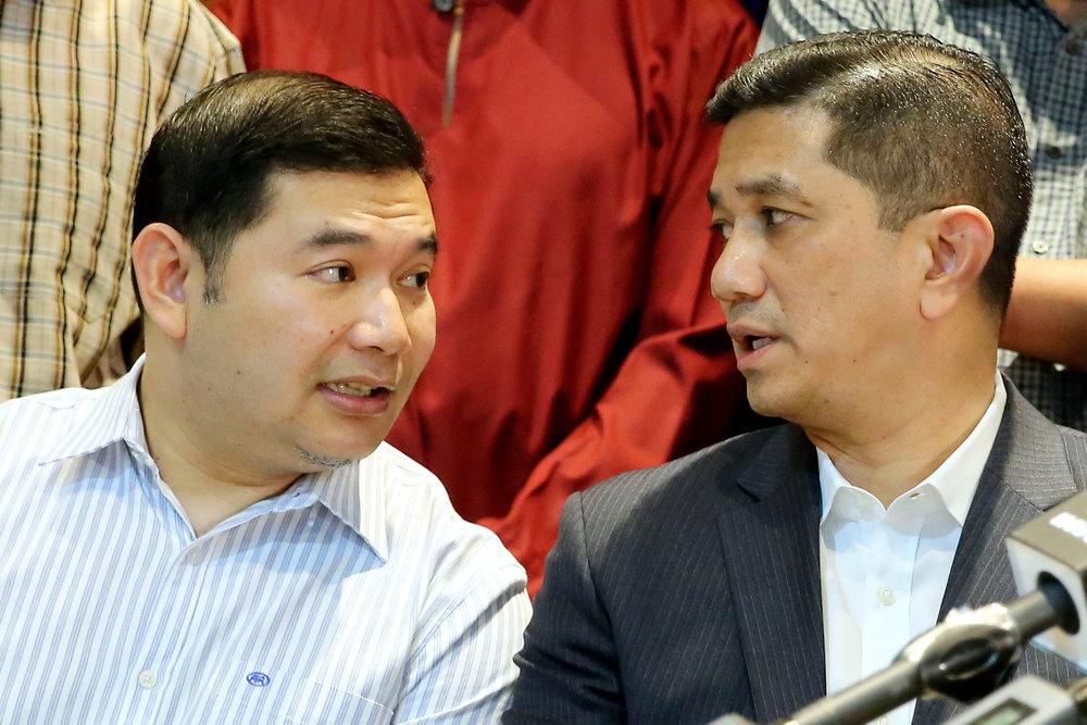 Datuk Seri Azmin Ali (right) and Rafizi Ramli at PKR headquarters in Petaling Jaya on September 21, 2018. u00e2u20acu201d Picture by Yusof Mat Isa