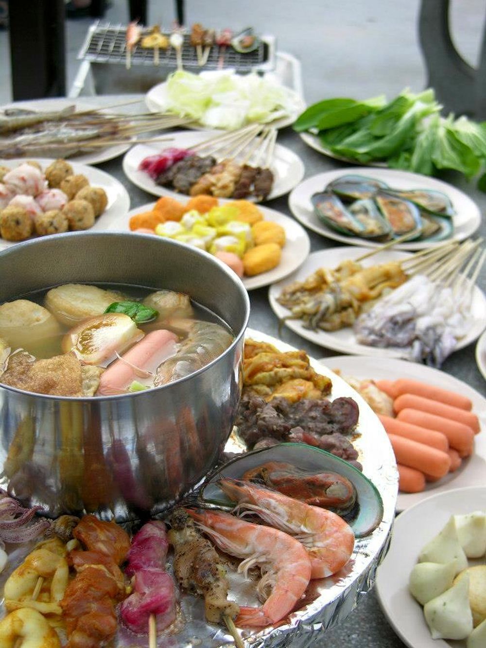 在这里想要吃火锅和烧烤都可以呢！-摘自Village BBQ Steamboat FB-