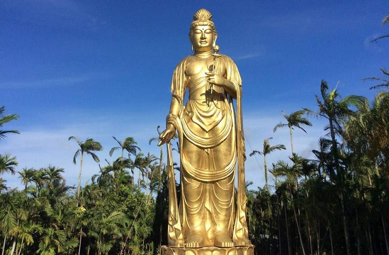 今年4月才公开亮相的“琉球金宫观音菩萨”，号称全日本最高神像。-图撷自东南植物乐园面子书-