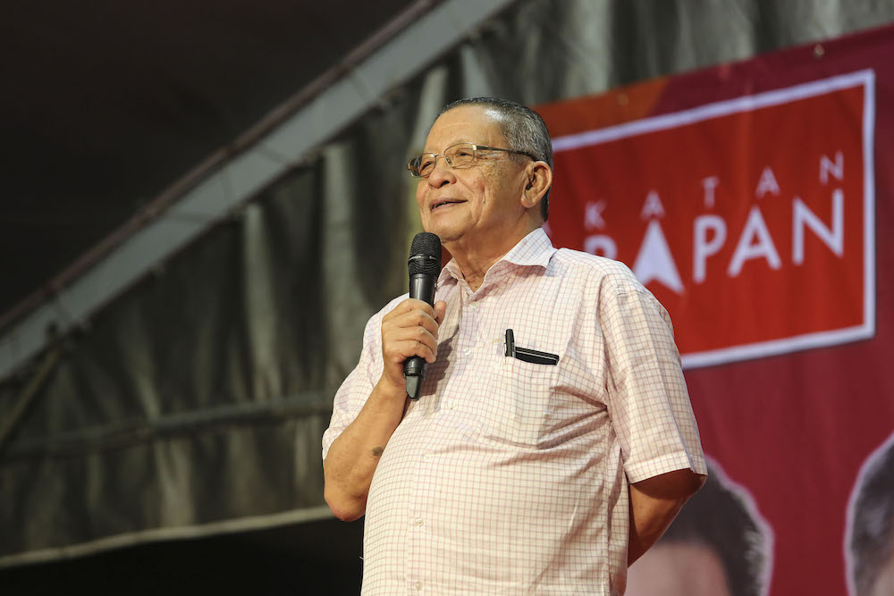 Lim Kit Siang speaks during a ceramah in Lukut, Port Dickson October 10, 2018. u00e2u20acu201d Picture by Yusof Mat Isa