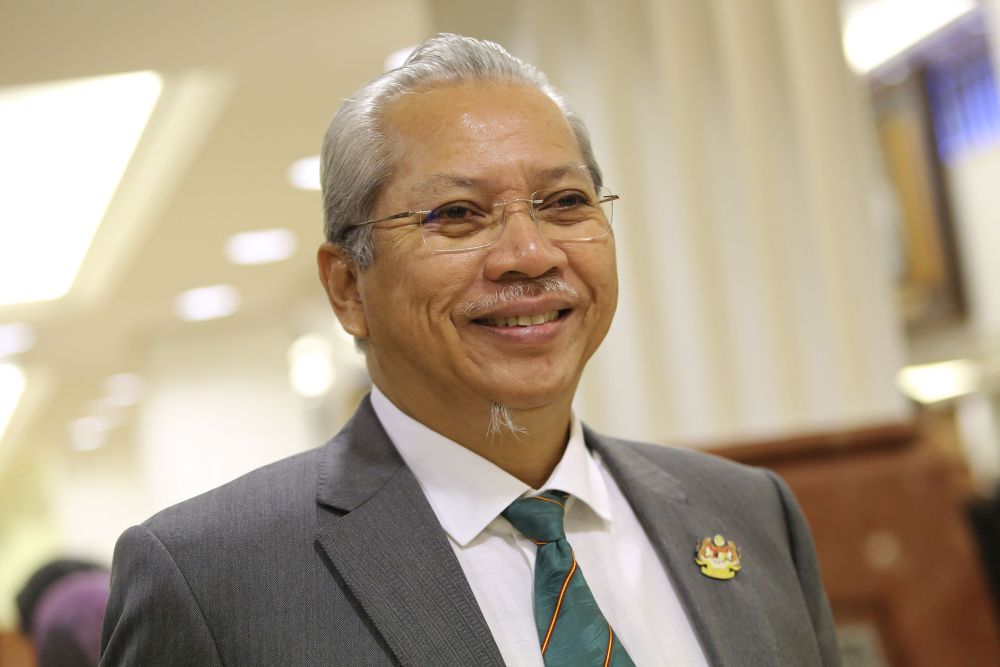 Tan Sri Annuar Musa speaks to reporters at Parliament in Kuala Lumpur October 18, 2018. u00e2u20acu201d Picture by Yusof Mat Isa