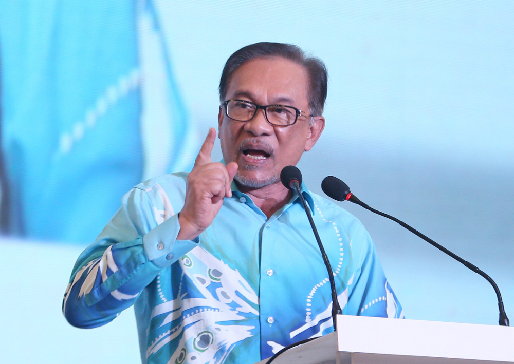 Datuk Seri Anwar Ibrahim speaks during the PKR National Congress 2018 in IDCC Convention Centre, Shah Alam November 18, 2018. u00e2u20acu201d Picture by Razak Ghazali