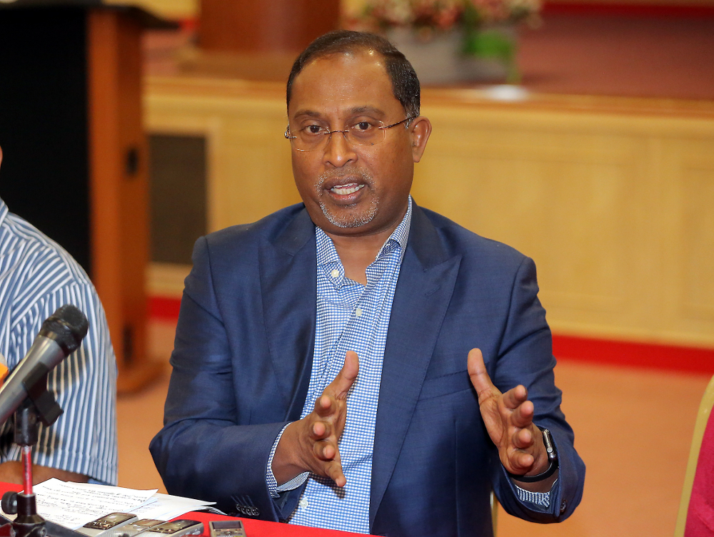 Former Perak mentri besar Datuk Seri Zambry Abd Kadir speaks at a press conference in Perak November 26, 2018. u00e2u20acu201d Picture by Farhan Najib