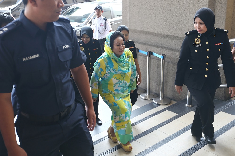 Datin Seri Rosmah Mansor arrives at the Kuala Lumpur Courts Complex November 15, 2018. u00e2u20acu201d Picture by Ahmad Zamzahuri