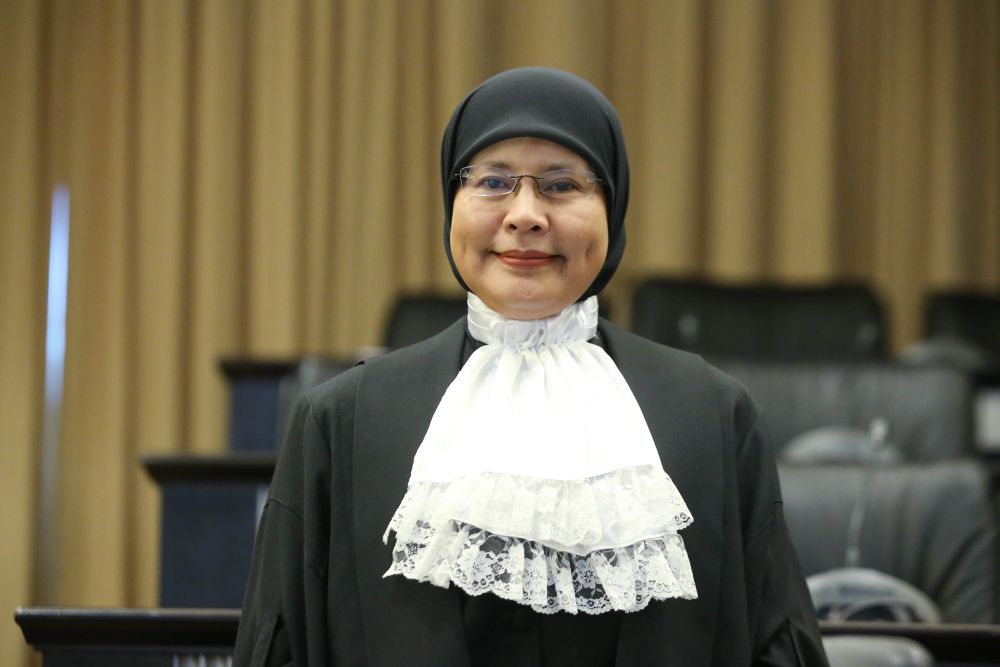 Federal Court judge Datuk Tengku Maimun Tuan Mat is sworn-in at the Palace of Justice in Putrajaya November 26, 2018. u00e2u20acu2022 Picture by Azinuddin Ghazali