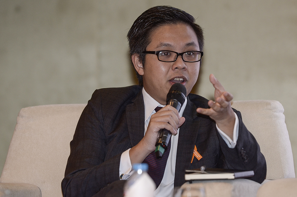 Lawyer New Sin Yew speaks during a forum on eliminating sexual harrasment in Putrajaya December 7, 2018. u00e2u20acu201d Picture by Miera Zulyana