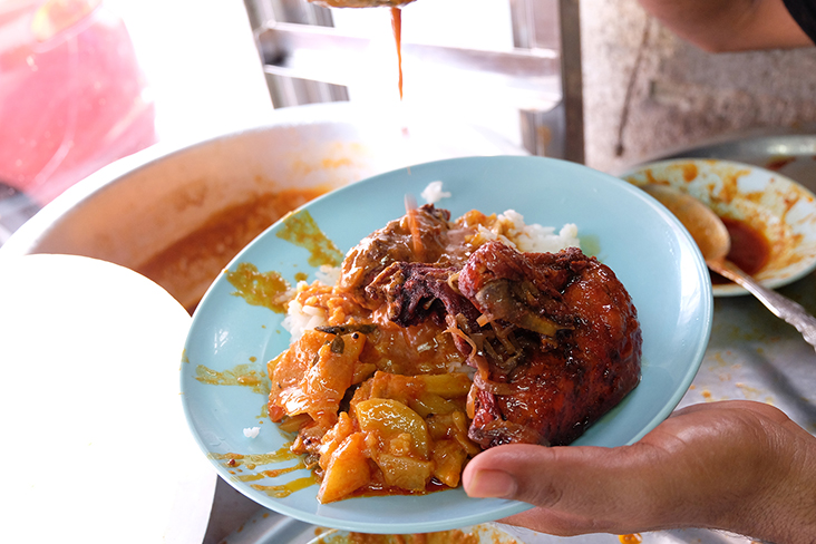 老板坚持家常风味的菜肴。-Steven Ooi K.E.摄-