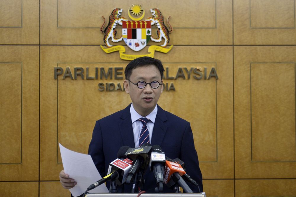 Wong Chen speaks to the reporters at Parliament December 6, 2018. u00e2u20acu201d Picture by Mukhriz Hazim