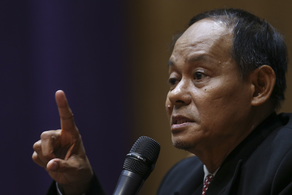 Newly appointed Malaysian Anti-Corruption Commission (MACC) chief commissioner Datuk Seri Mohd Shukri Abdull speaks at a press conference at the MACC headquarters, May 22, 2018. u00e2u20acu201d Picture by Azneal Ishak