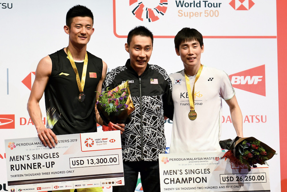 Datuk Lee Chong Wei poses with winner Son Wan-ho (right) and Chen Long after the Malaysia Masters menu00e2u20acu2122s singles finals at Axiata Arena Kuala Lumpur Sports City, Bukit Jalil January 20, 2019. u00e2u20acu201d Bernama pic