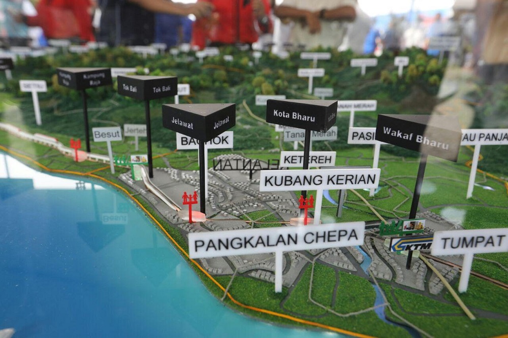 ECRL sepanjang 688 kilometer menghubungkan antara Pelabuhan Klang dan Pengkalan Kubur dirasmikan bekas perdana menteri Datuk Seri Najib Razak pada 9 Ogos lepas. u00e2u20acu201d Foto ihsan Najib Razak