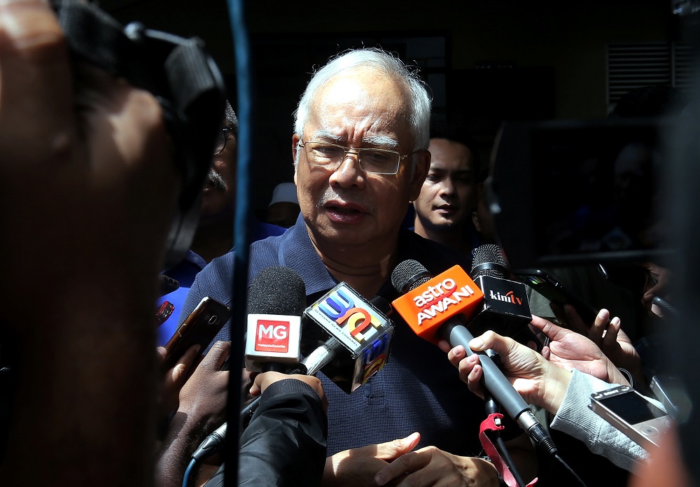 Datuk Seri Najib Razak speaks to the press upon his arrival at the Masjid Kampung Raja in Cameron Highlands January 17, 2019. u00e2u20acu201d Picture by Farhan Najib